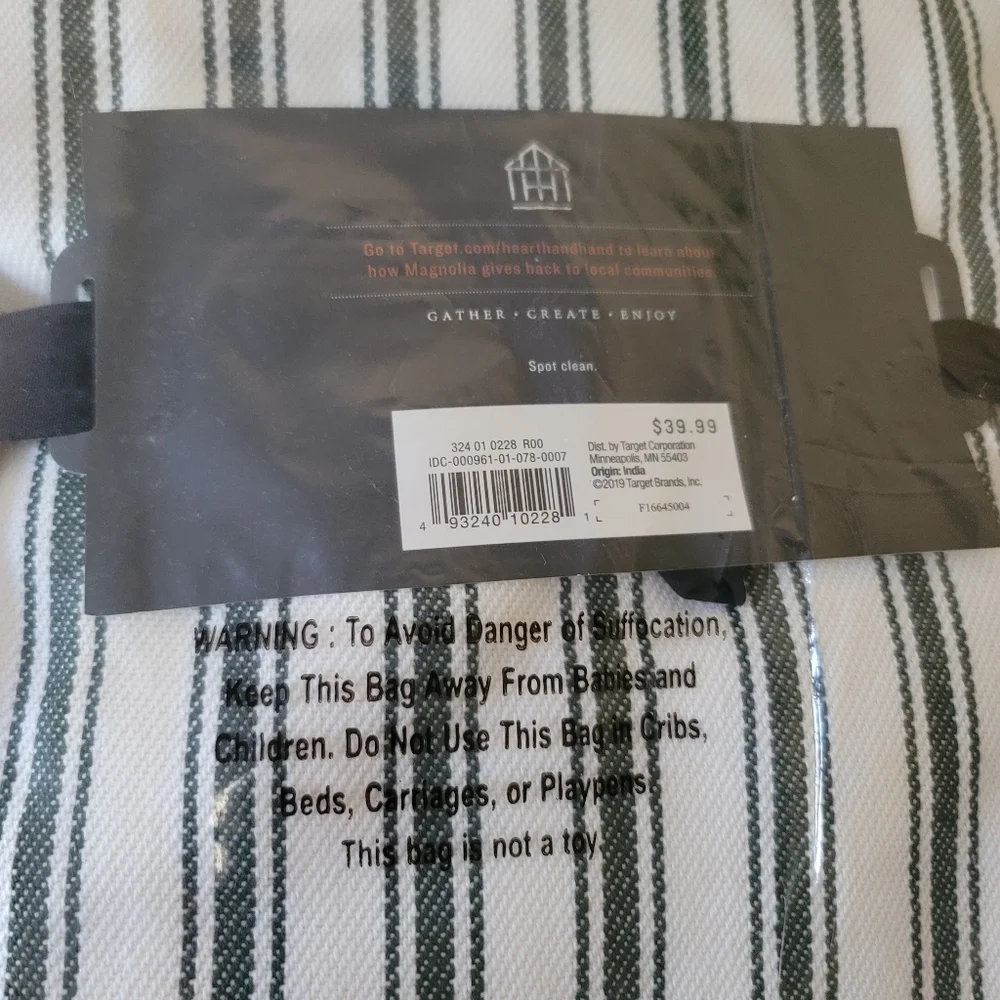 H&H Striped Christmas Tree Skirt 🎄 - Picture 4 of 10